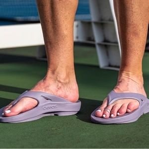 Oofos Muave Recovery Sandal women sz 10